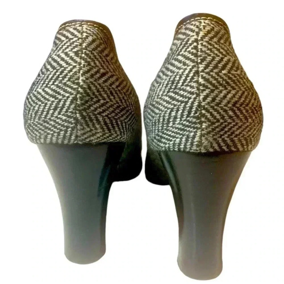 Carlos Falchi Vintage “Watson” Attractive Black & White Herringbone Tweed Heels - Picture 4 of 11